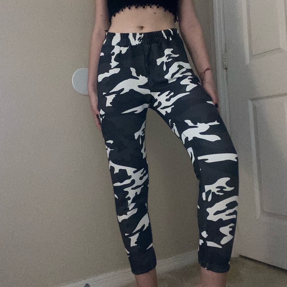 Camo sweatpants grey and white joggers